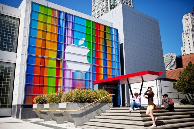 apple-iphone-5-wwdc-yerba-buena-center-640x426