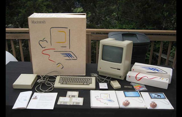 128k-Macintosh-packaging