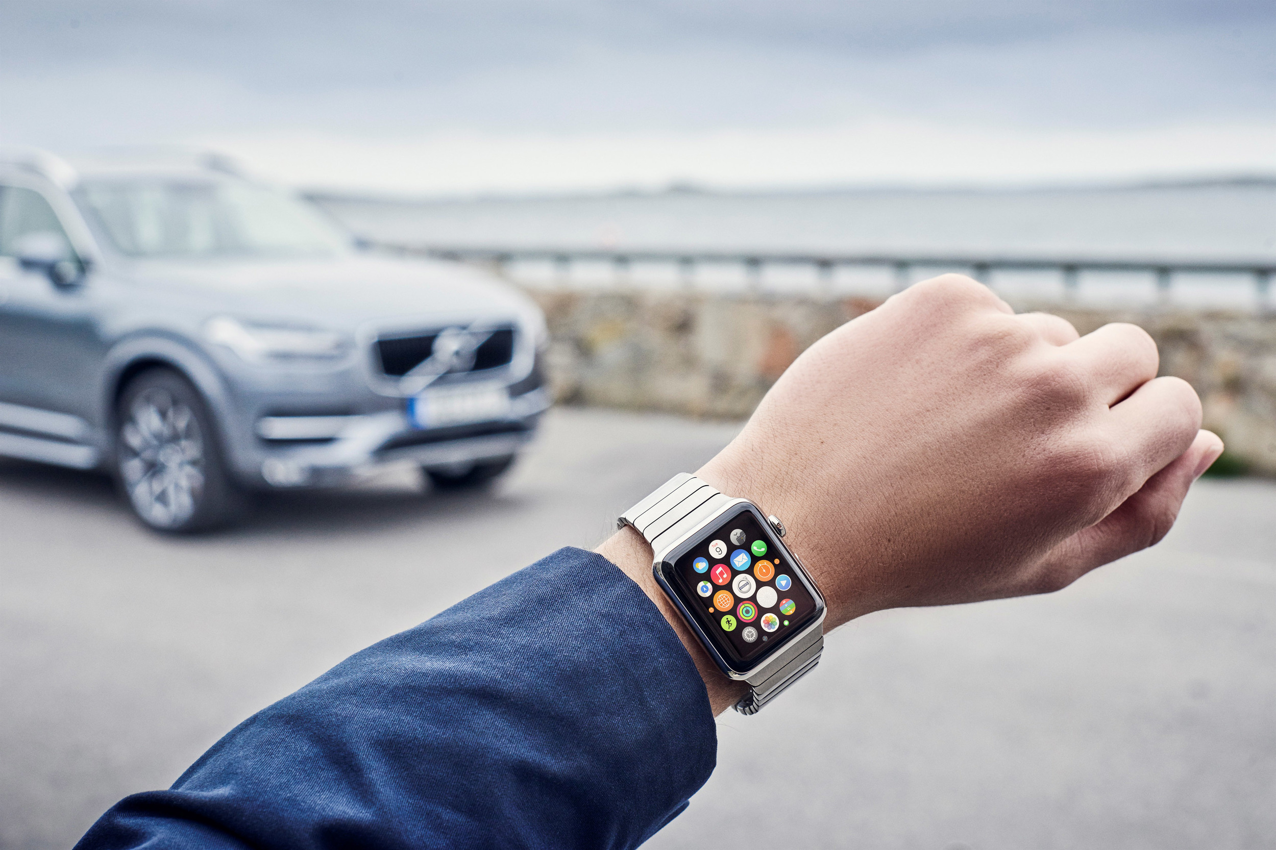 163099-volvo-on-call-app-in-the-apple-watch-1