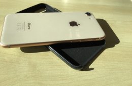 iPhone 8 64 GB Gold színű független mobiltelefon tökéletes állapotban eladó