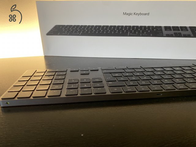 Apple Magic Keyboard - Magyar - asztroszürke