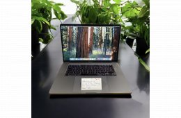 112. Apple MacBook Pro 16