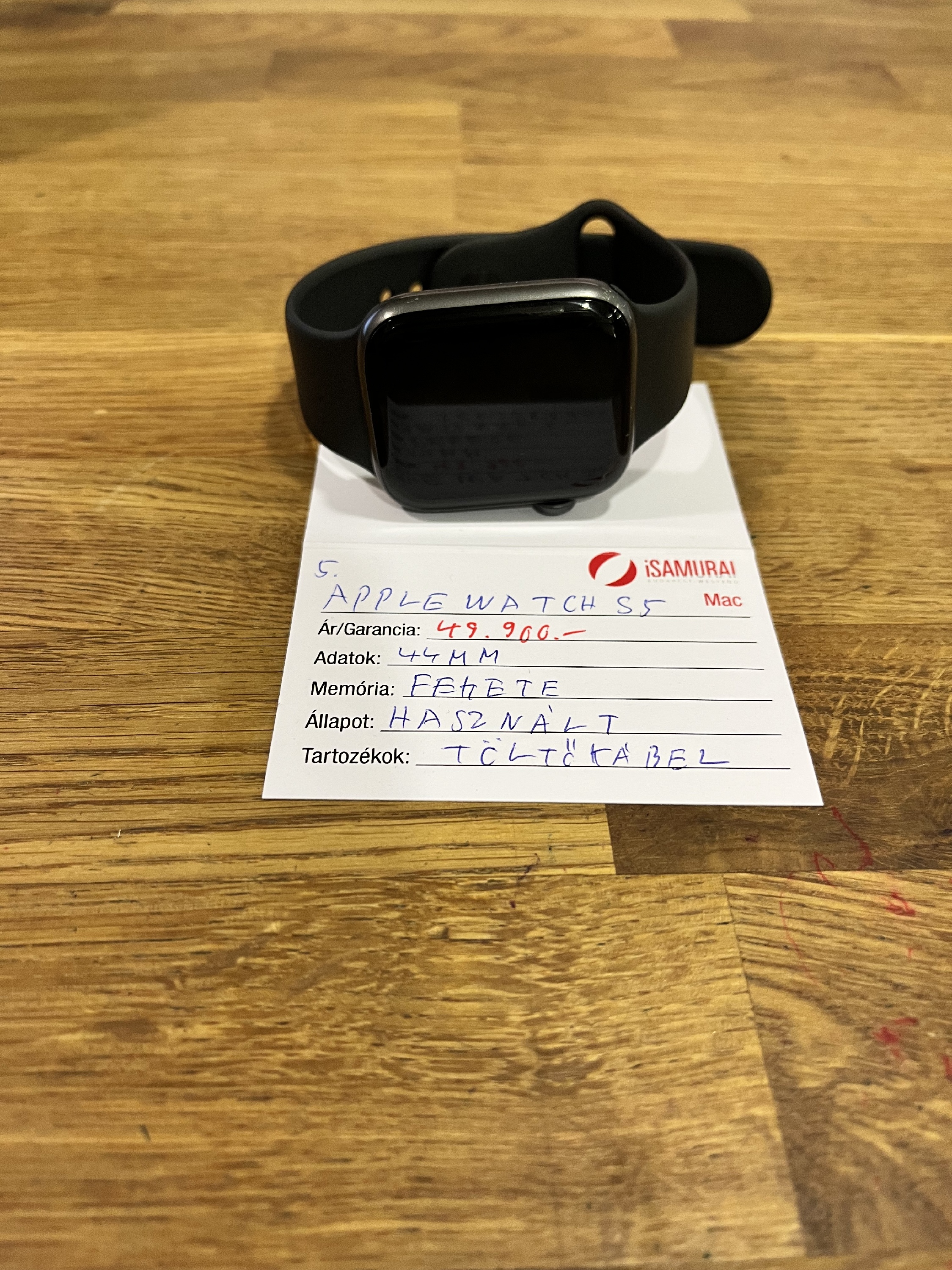 5. Apple Watch S5, 44 mm, GPS, Asztroszürke