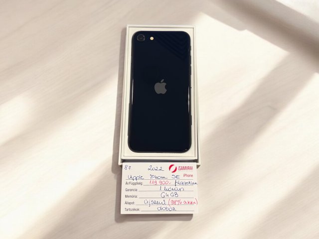 87. Apple iPhone SE 3.gen (2022) - 64 GB - Midnight - Kártyafüggetlen - 98% akku