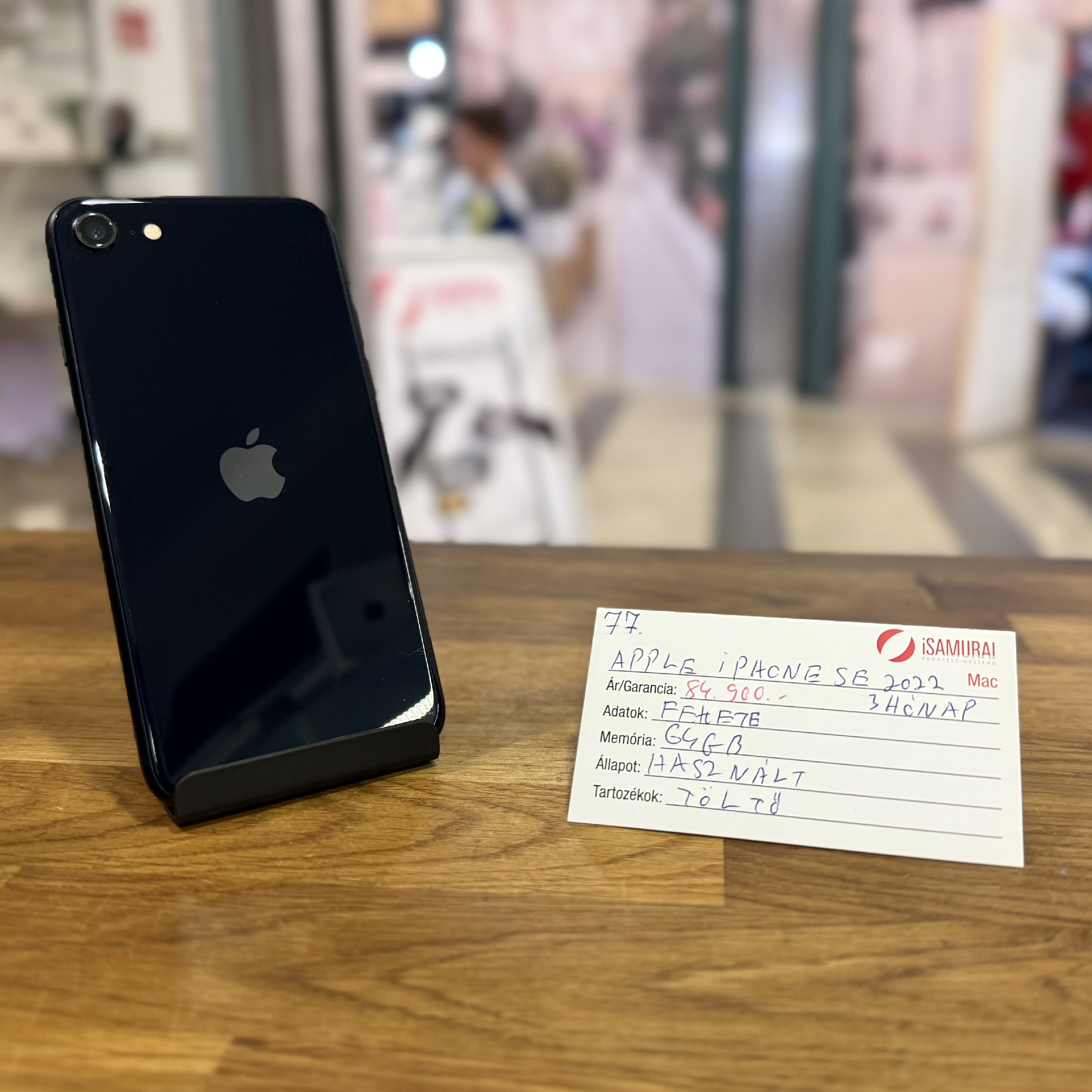 77. Apple iPhone SE 3.gen (2022) - 64 GB - Fekete - Kártyafüggetlen