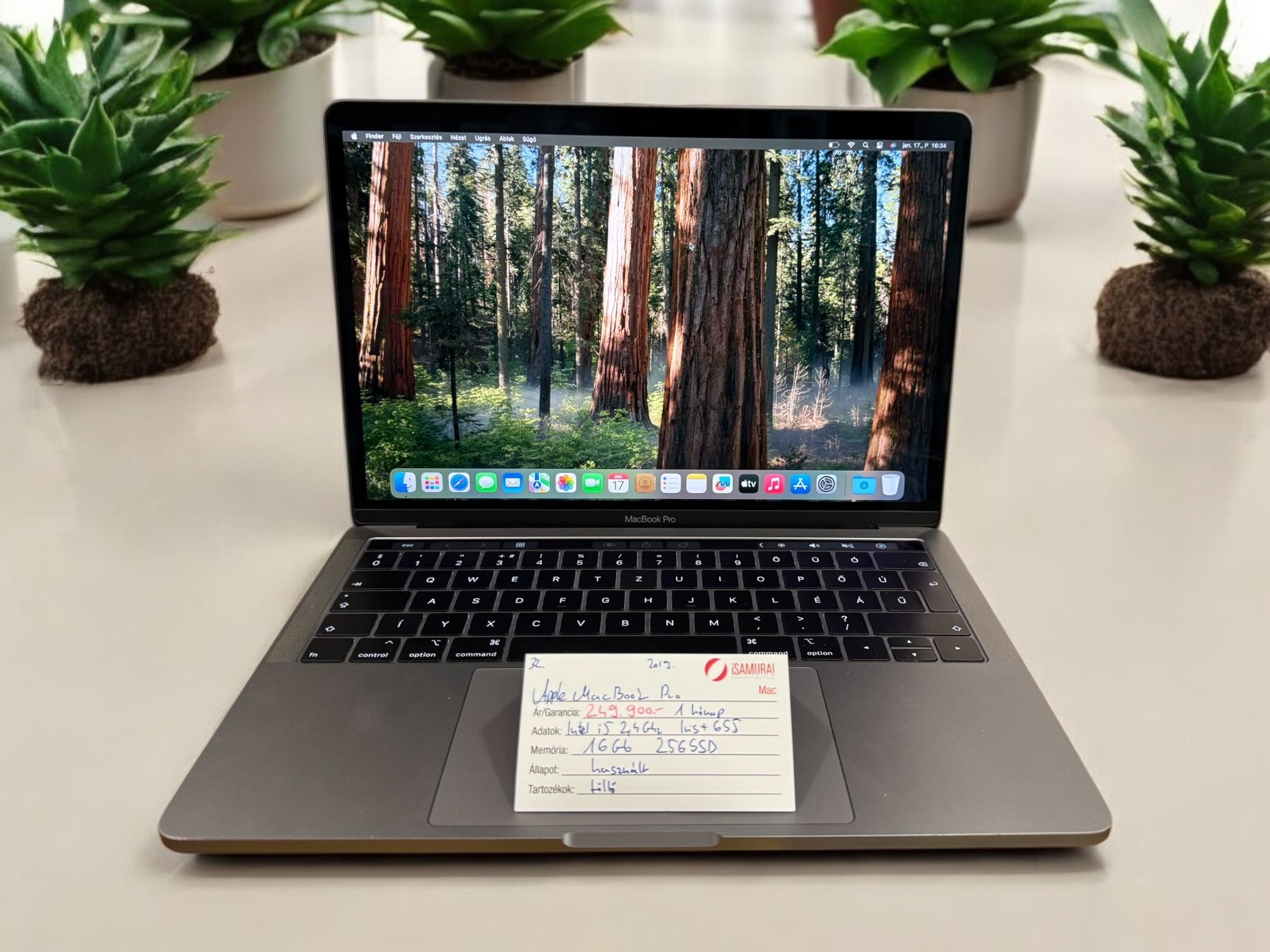 32. Apple MacBook Pro 13″ – 2019 - Touch Bar - 256 GB SSD - 16 GB - i5