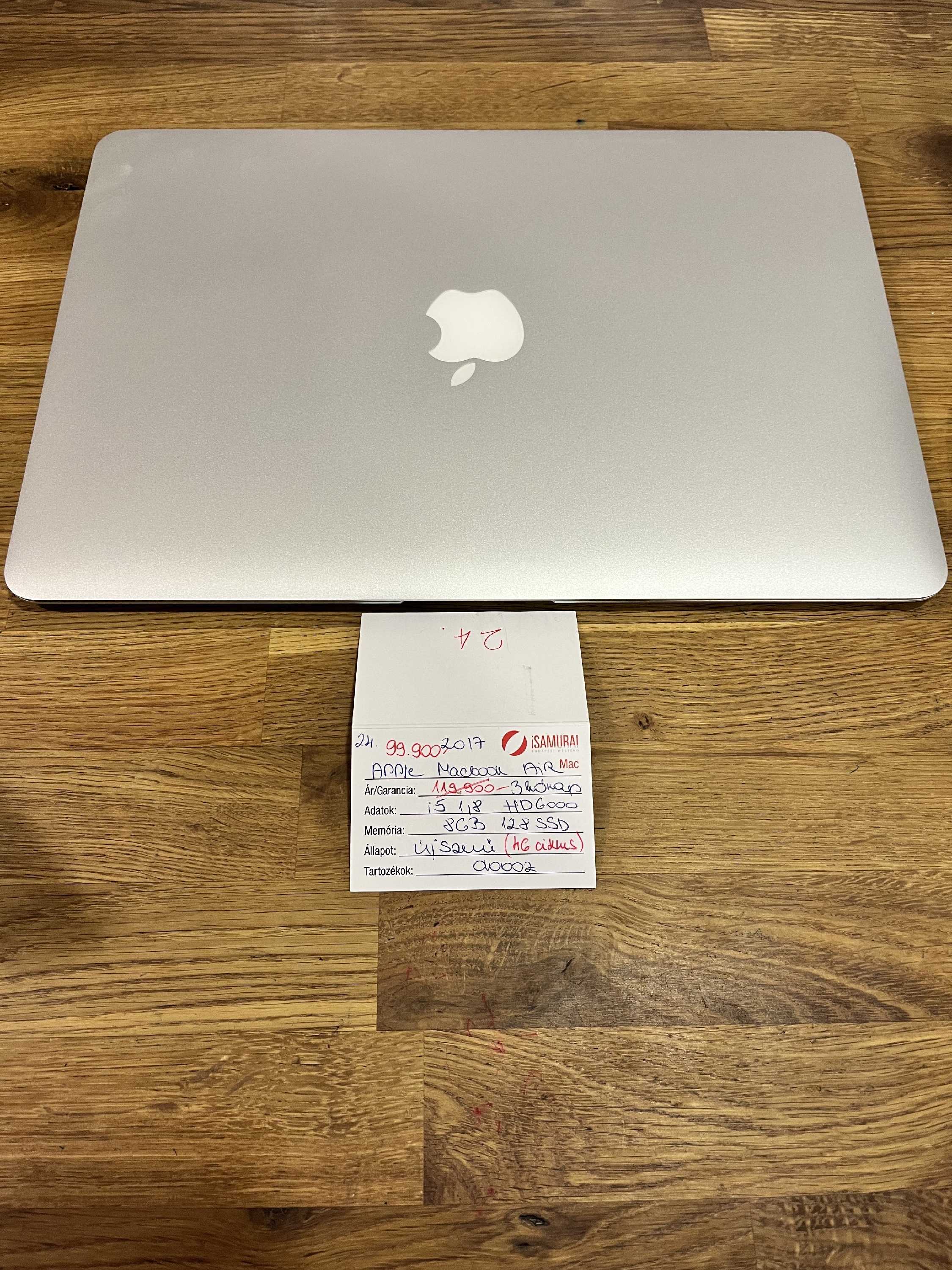 24. Apple Macbook Air 2017  - 8 GB - 128 SSD - i5