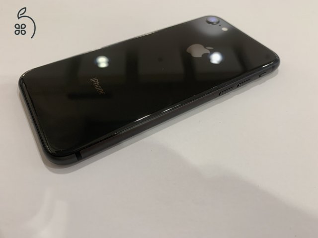 Újszerű Apple iPhone 8 64GB, Fekete színben, kártyafüggetlen, 91% Akkumulátor, garanciával!