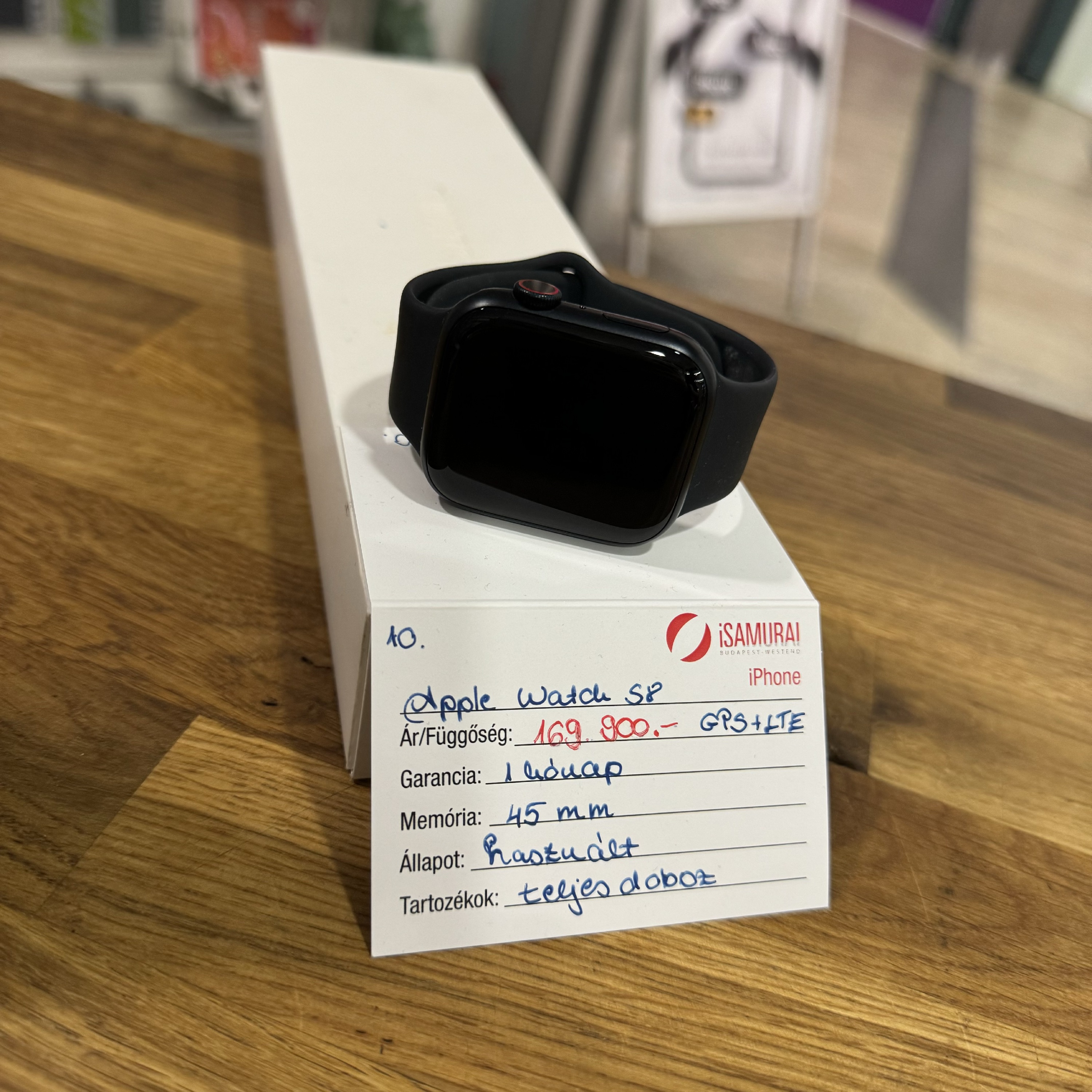 26. Apple Watch Series 8 - GPS+LTE - 45 mm - Fekete