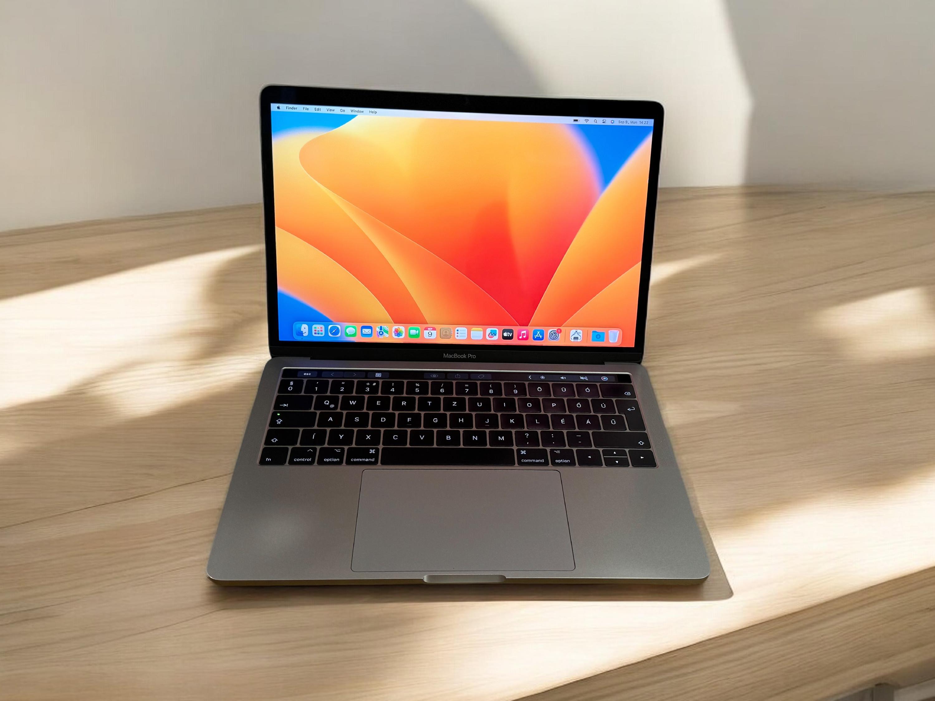 90. Apple MacBook Pro 13