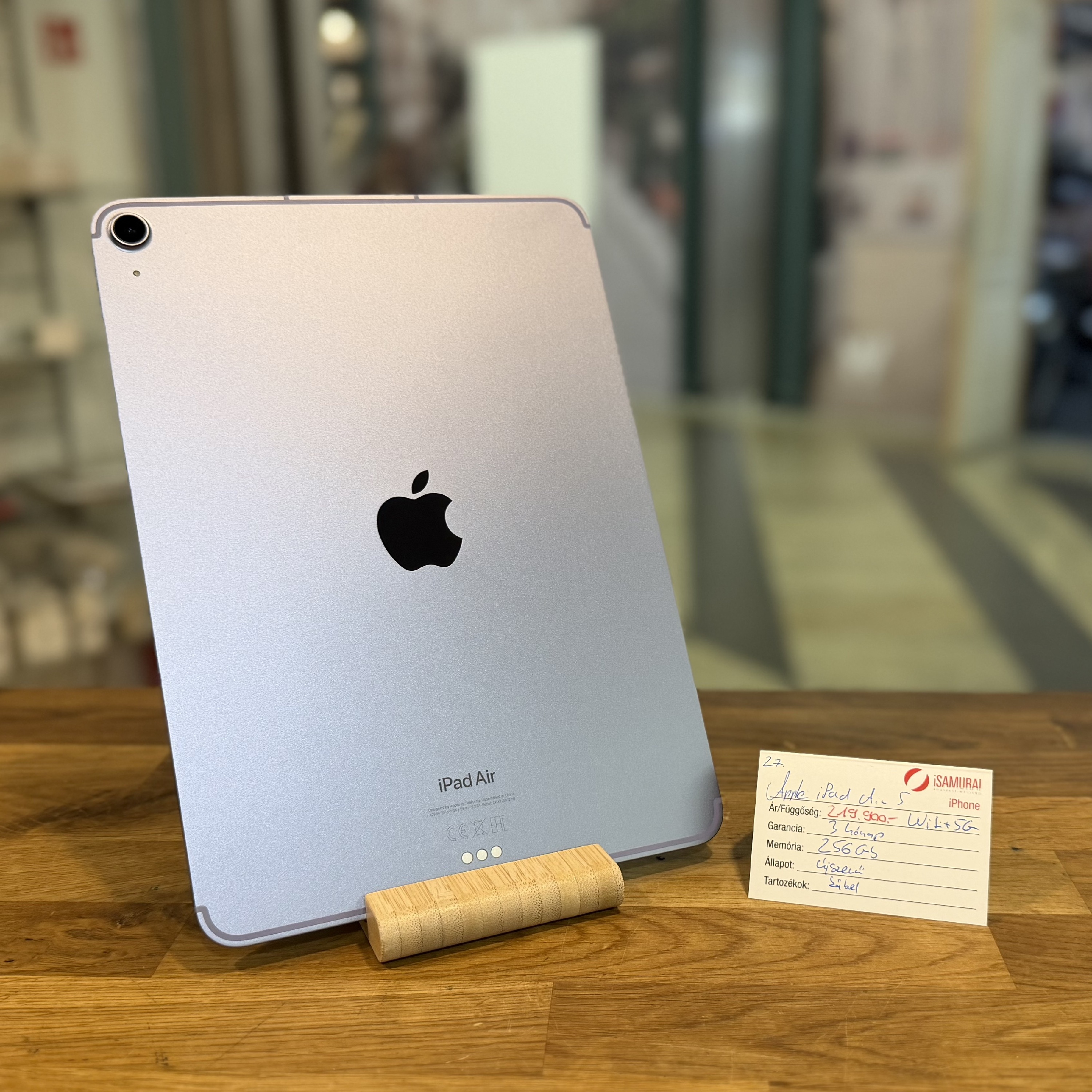 28. Apple iPad Air 5 - 256 GB - Wifi+5G - Lila - Újszerű - M1