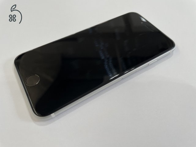 Megkimélt Apple iPhone SE 2020 128GB kártyafüggetlen, fehér színben, garanciával!