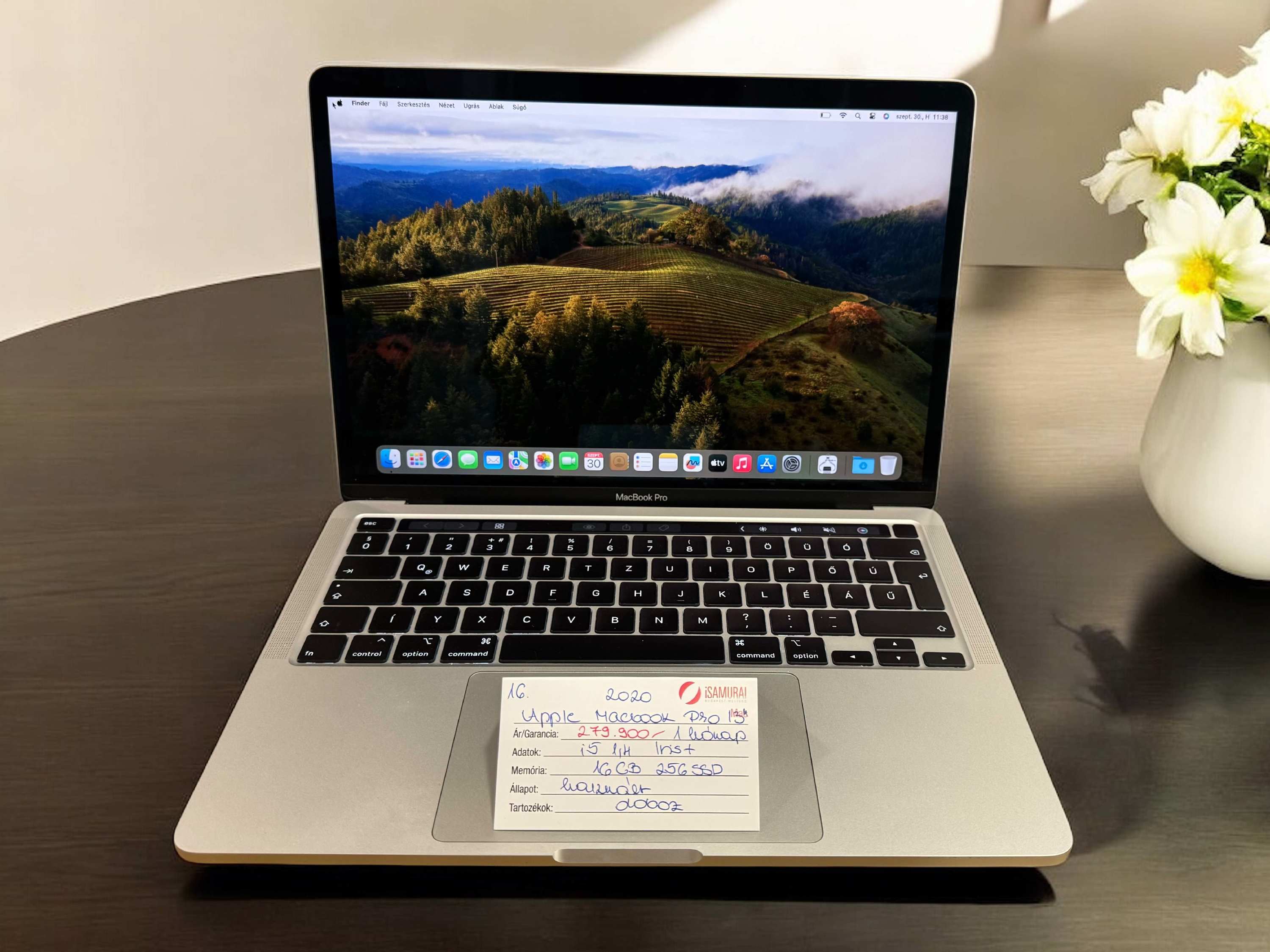 20. Apple MacBook Pro - 2020 - 16 GB - 256 SSD - i5