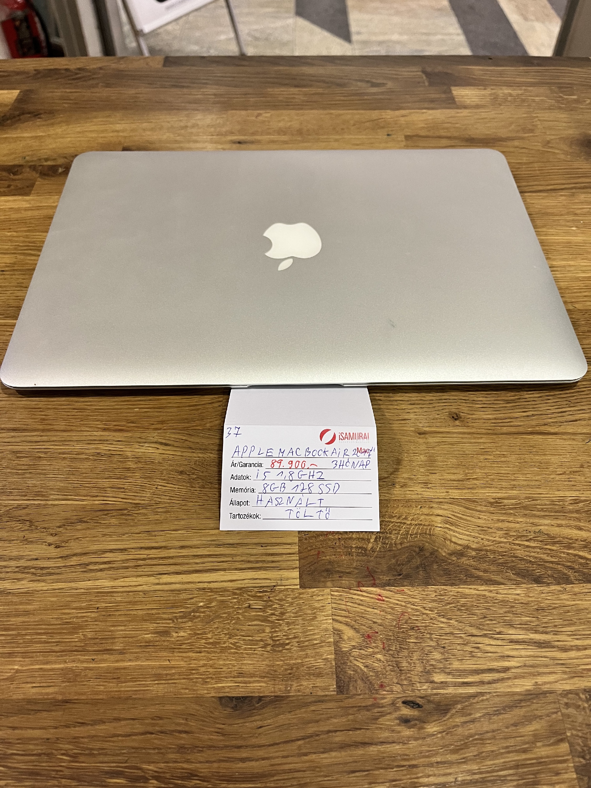 37. Apple MacBook Air - 13