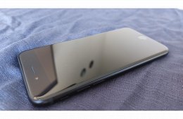 256GB iPhone SE 3 (2022) 100% akku