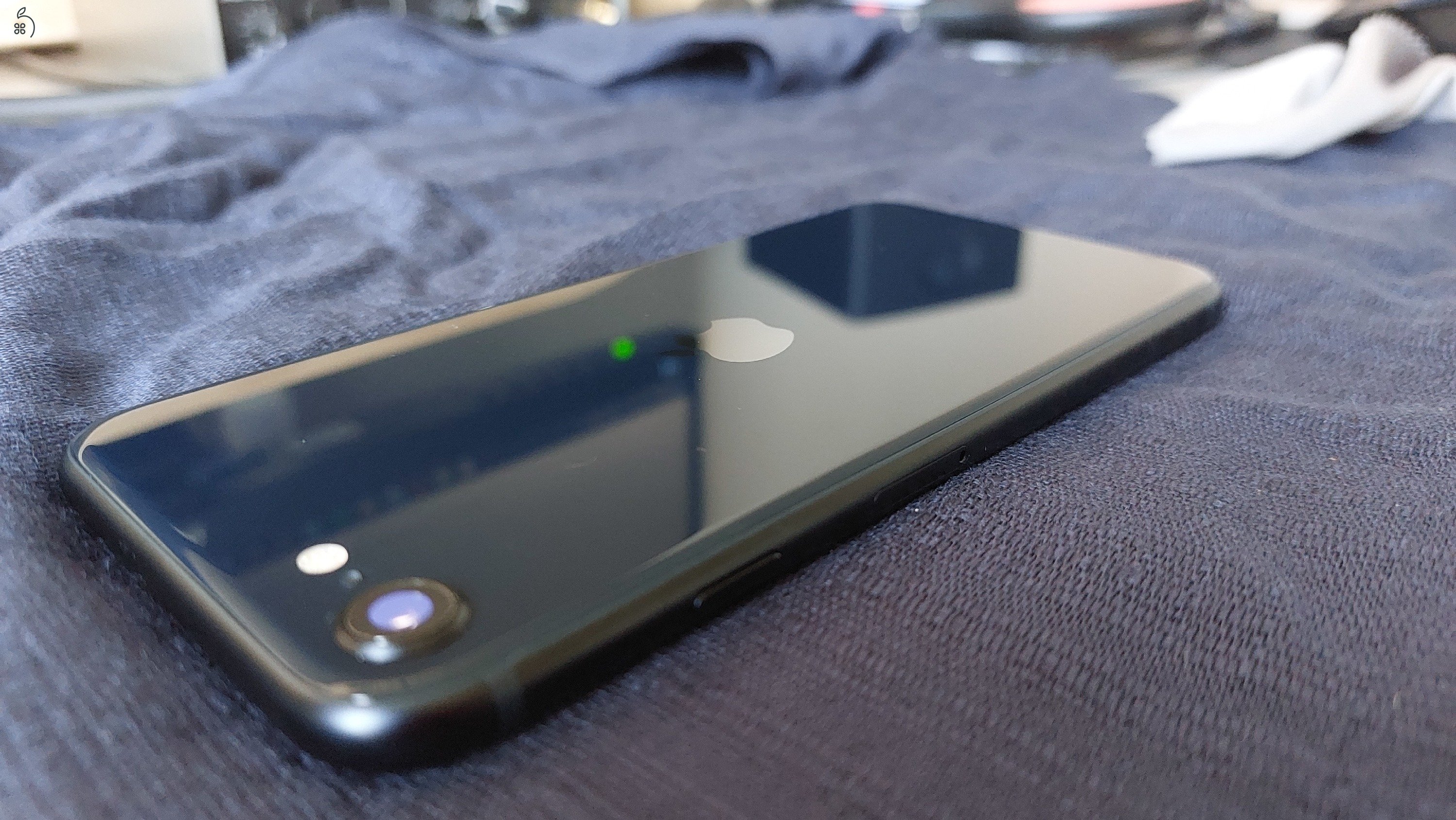 256GB iPhone SE 3 (2022) 100% akku