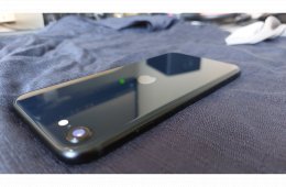 256GB iPhone SE 3 (2022) 100% akku