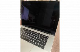 MB Pro Retina 15”. Angol billentyűzet