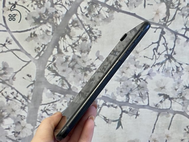 Eladó felújított iPhone XR Black 64GB-os készülék / Kód: 010 / - 2 év garancia