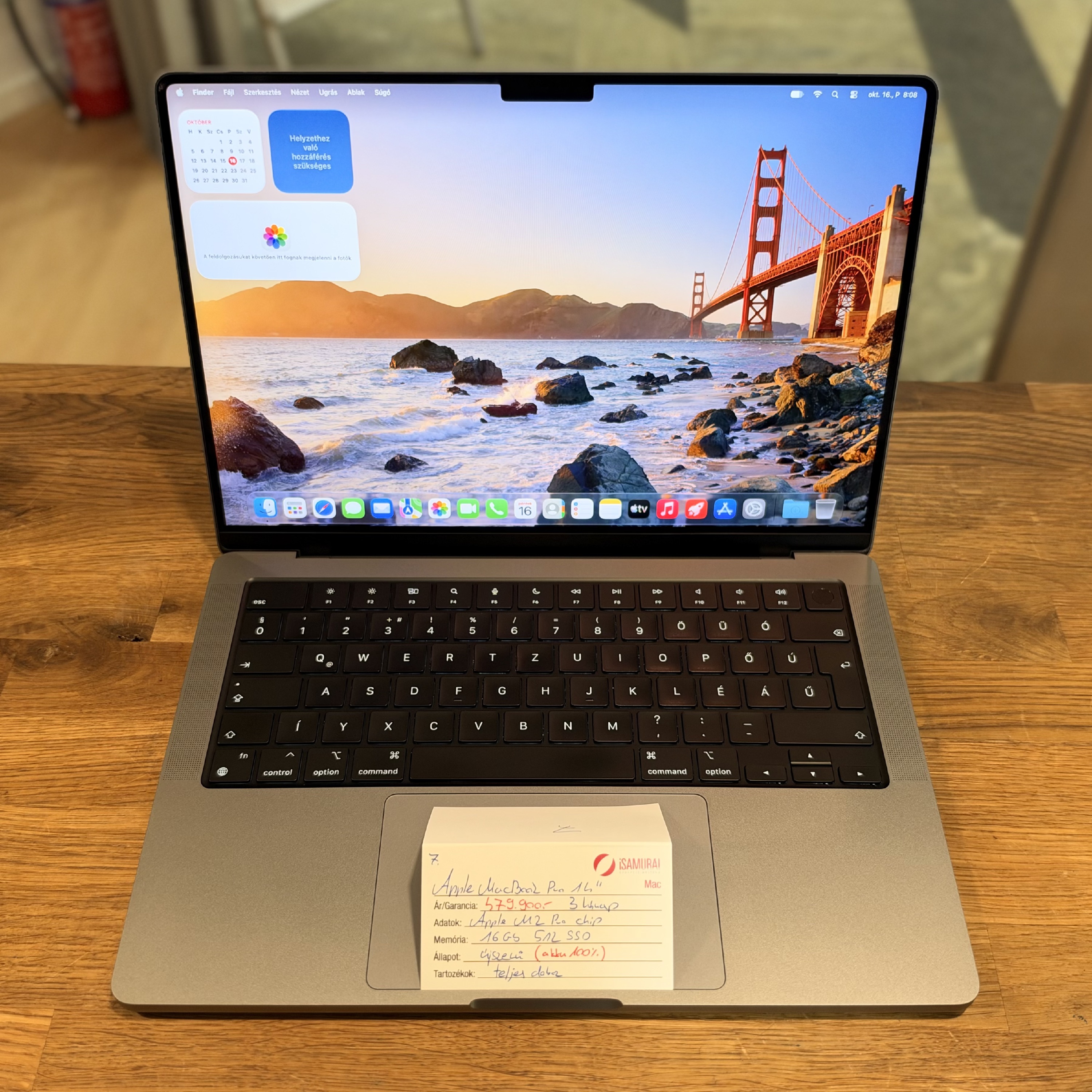 .Apple Macbook Pro 14
