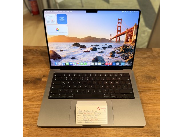 .Apple Macbook Pro 14