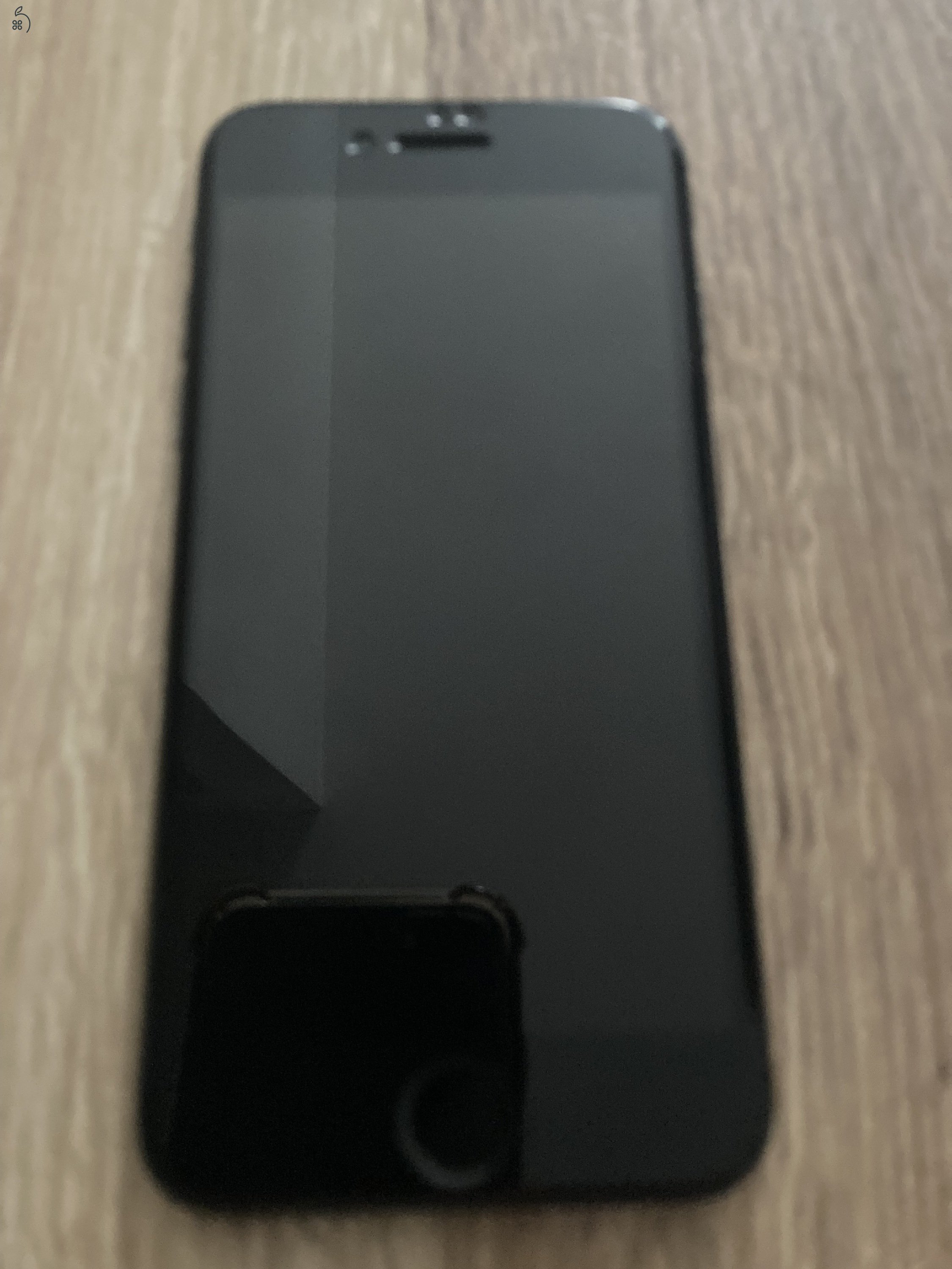 Karcmentes iPhone 8 64GB kártyafüggetlen fekete
