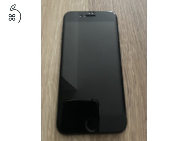 Karcmentes iPhone 8 64GB kártyafüggetlen fekete