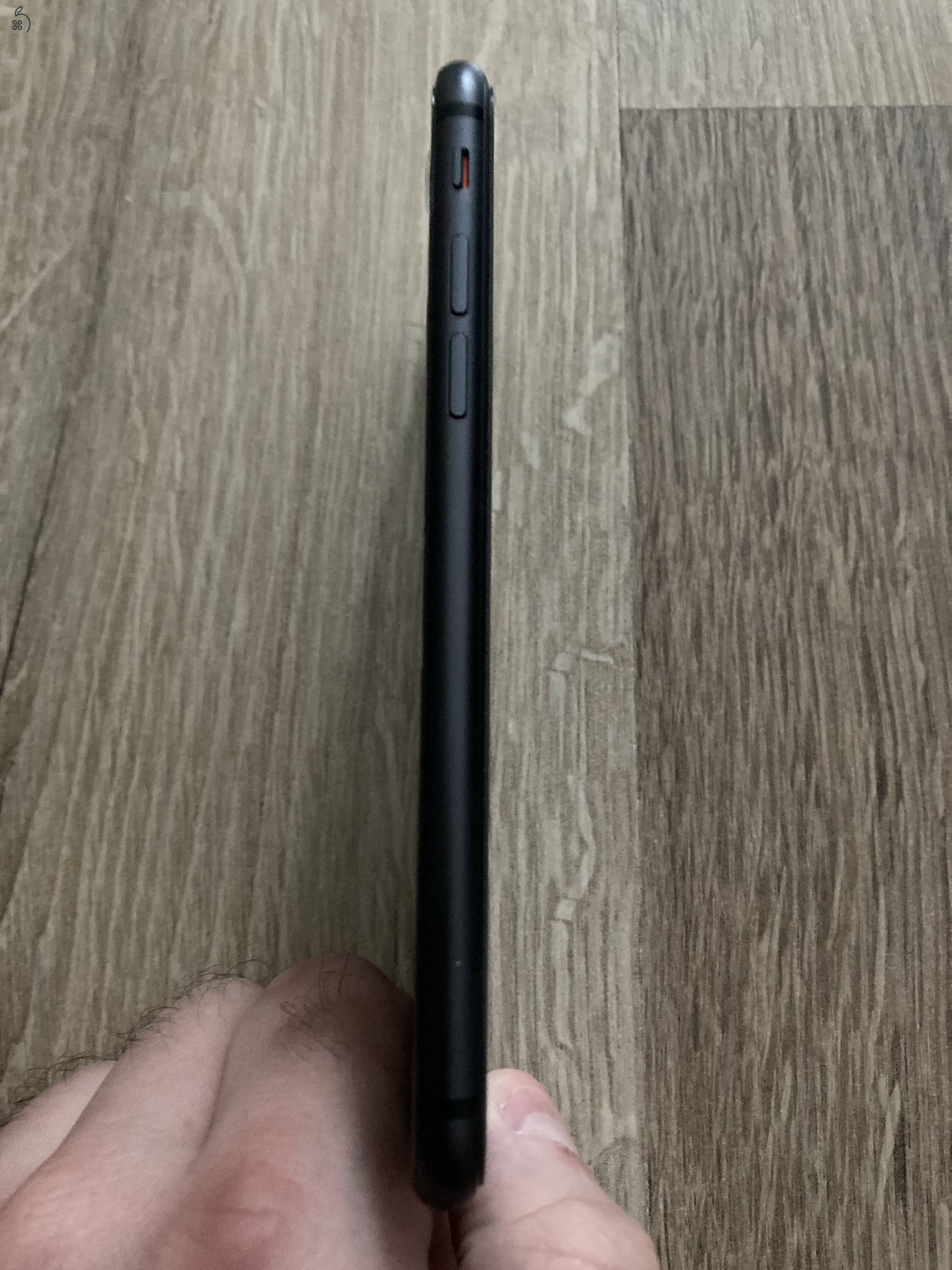 Karcmentes iPhone 8 64GB kártyafüggetlen fekete
