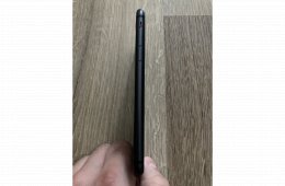 Karcmentes iPhone 8 64GB kártyafüggetlen fekete
