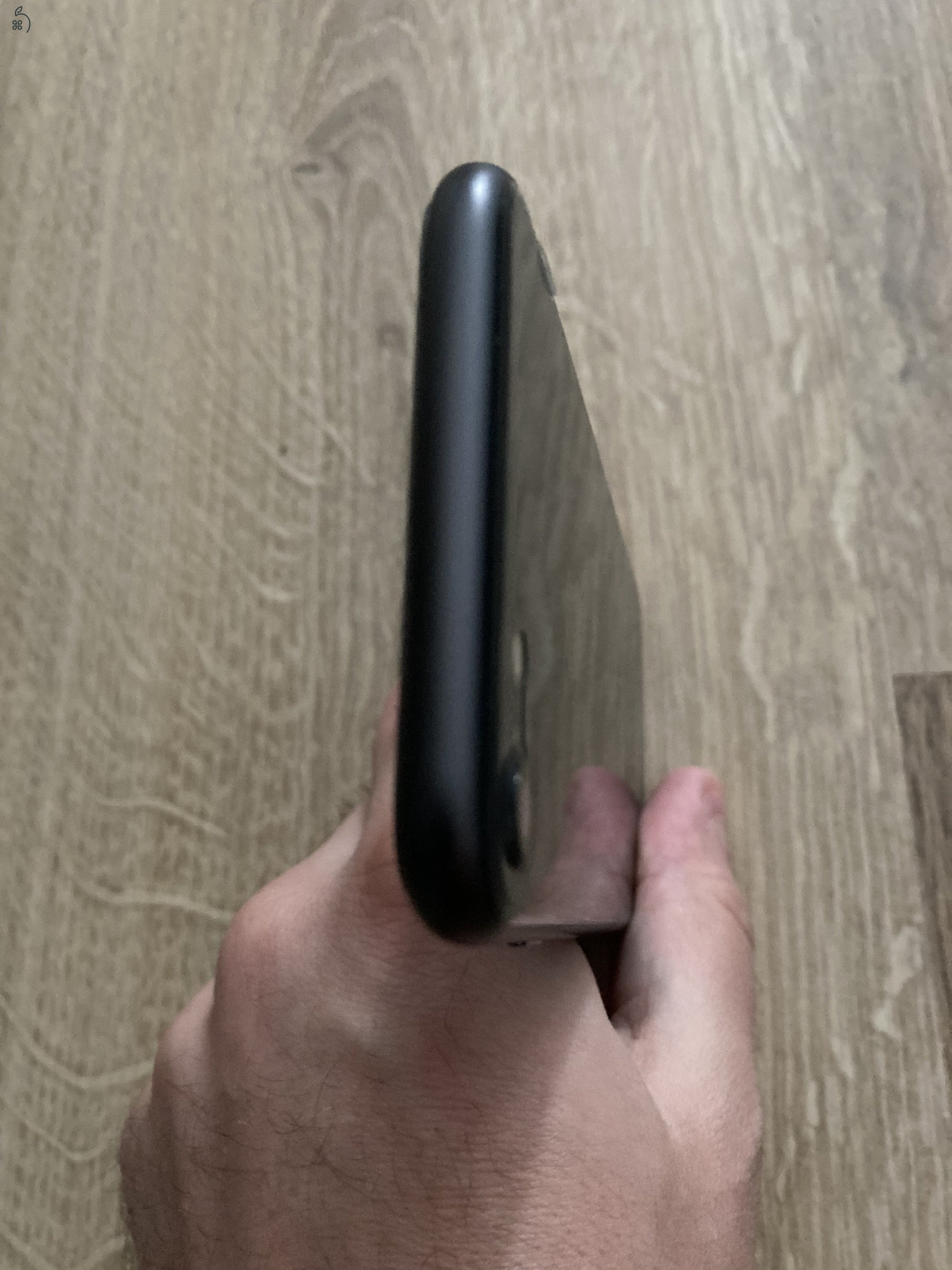 Karcmentes iPhone 8 64GB kártyafüggetlen fekete