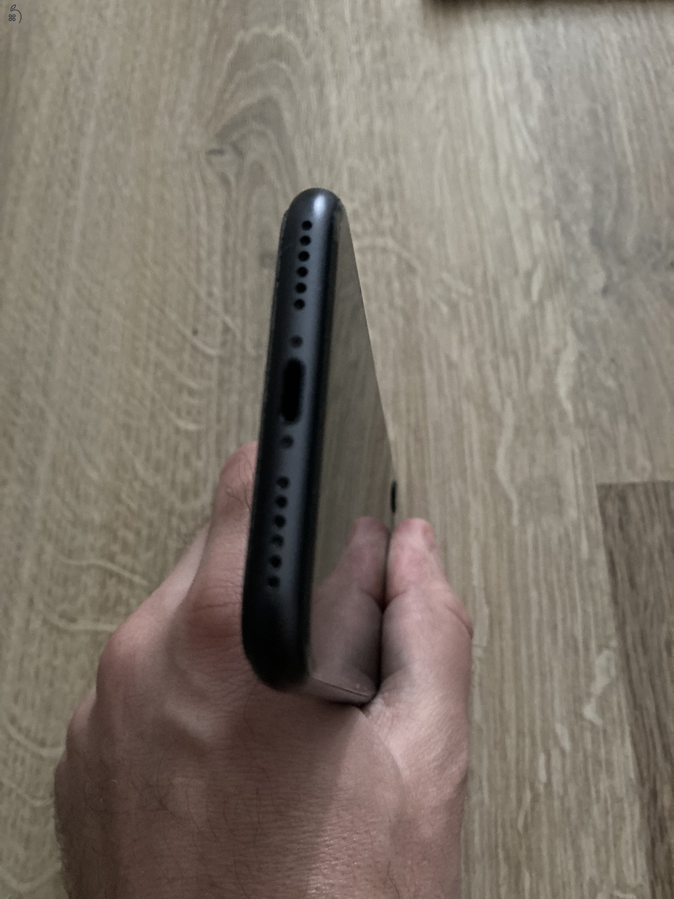Karcmentes iPhone 8 64GB kártyafüggetlen fekete