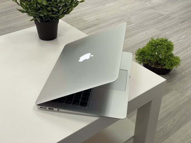 MacBook Air 2013 13 128GB 2 ÉV Garanciával Számlával