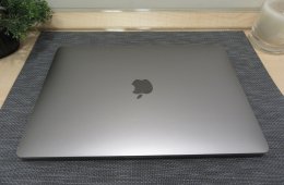 Apple Retina Macbook Pro 13 Touch Bar - 2018 - Használt, megkímélt, 298 ciklus