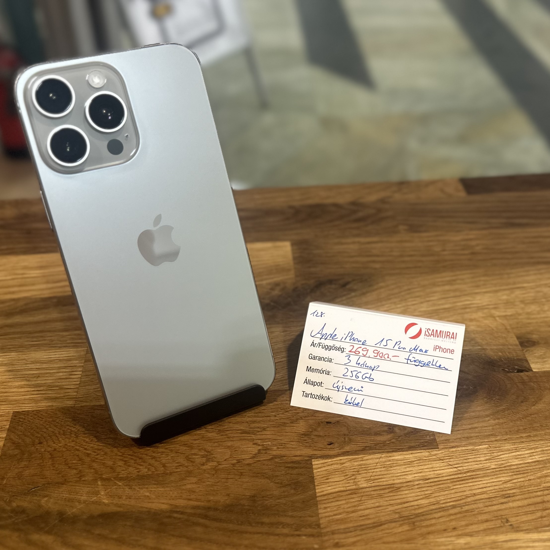 Apple iPhone 15 Pro Max - 256 GB - Natúr Titán - Független (128.)