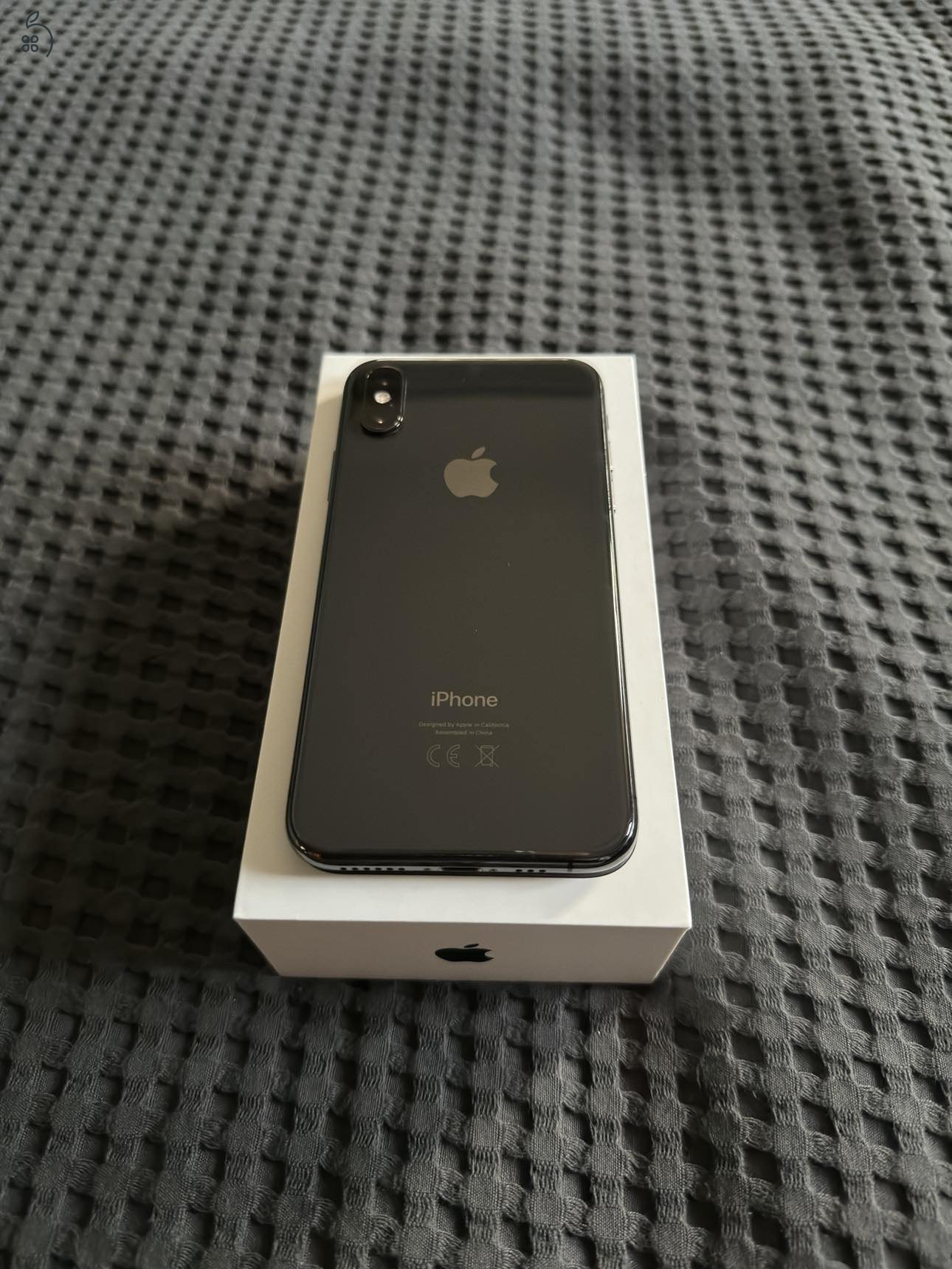 iPhone XS Space Gray 256 GB - Kártyafüggetlen telefon eladó
