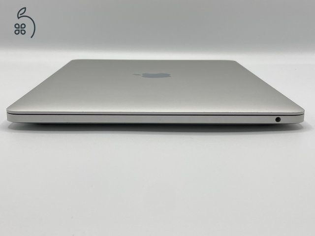 MacBook Pro M1 8GB RAM 27%-os áfás számla