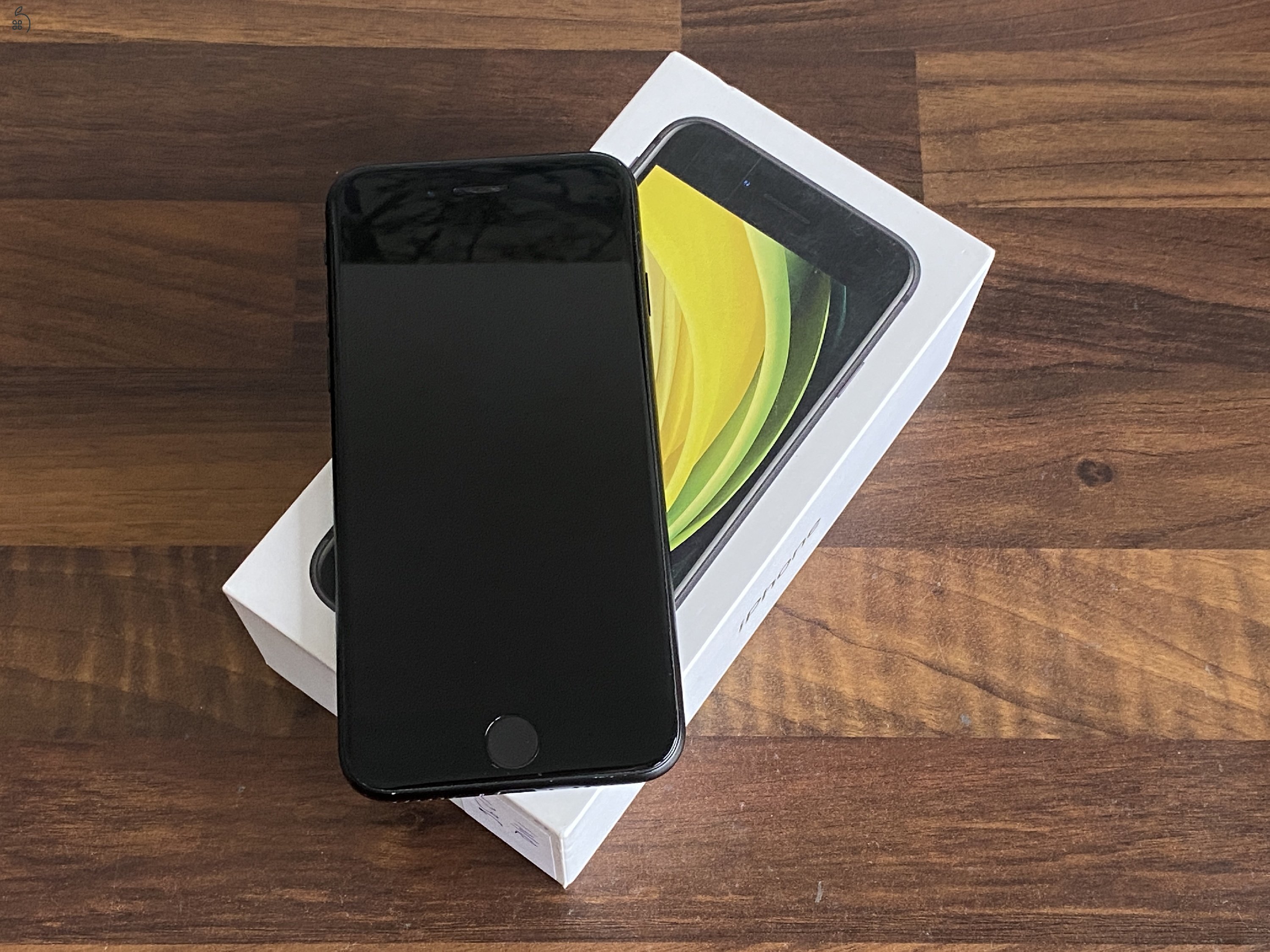 Eladó iPhone SE (2020) 128 GB Black 100%aksi szép állapotú - 12 HÓ GARANCIA - 7136