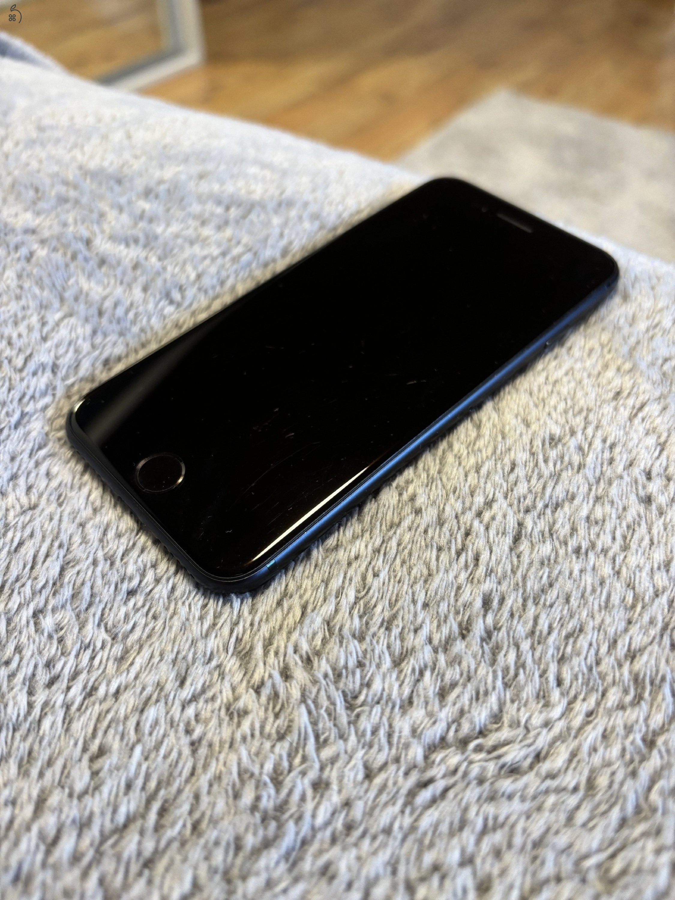 iPhone SE 2 64 Gb eladó