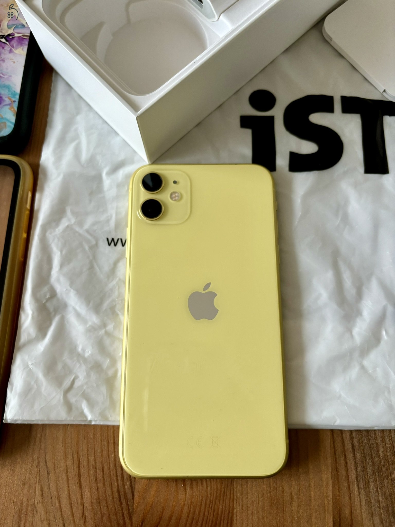 Apple iPhone 11 sárga 256GB szép állapotban eladó
