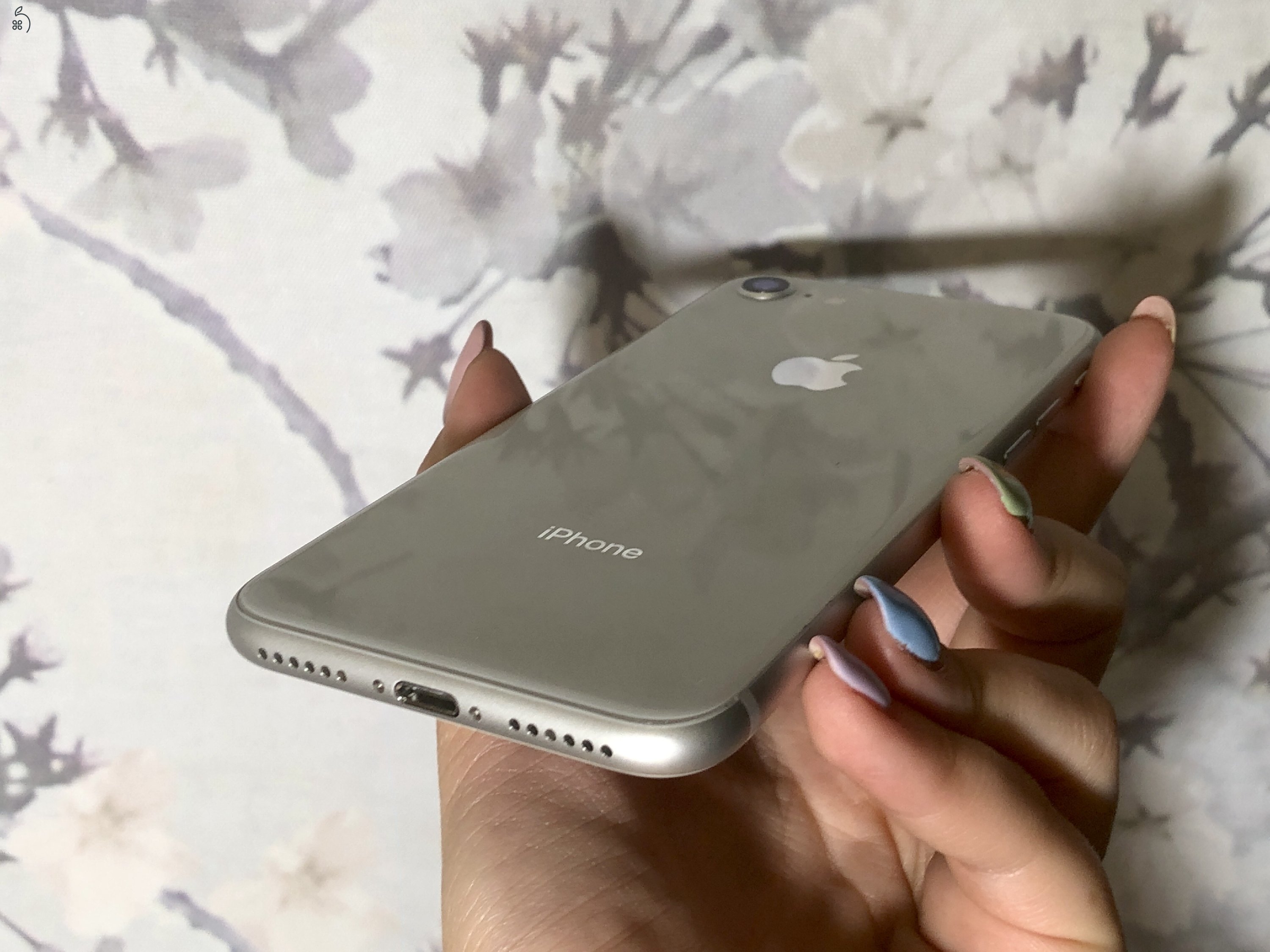 Eladó iPhone SE (2020) 128 GB White szép állapotú - 12 HÓ GARANCIA - 4488