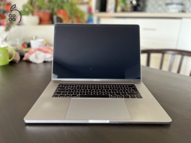 Macbook pro/ 2019 / 15” / i7 / 32GB / 500GB ssd