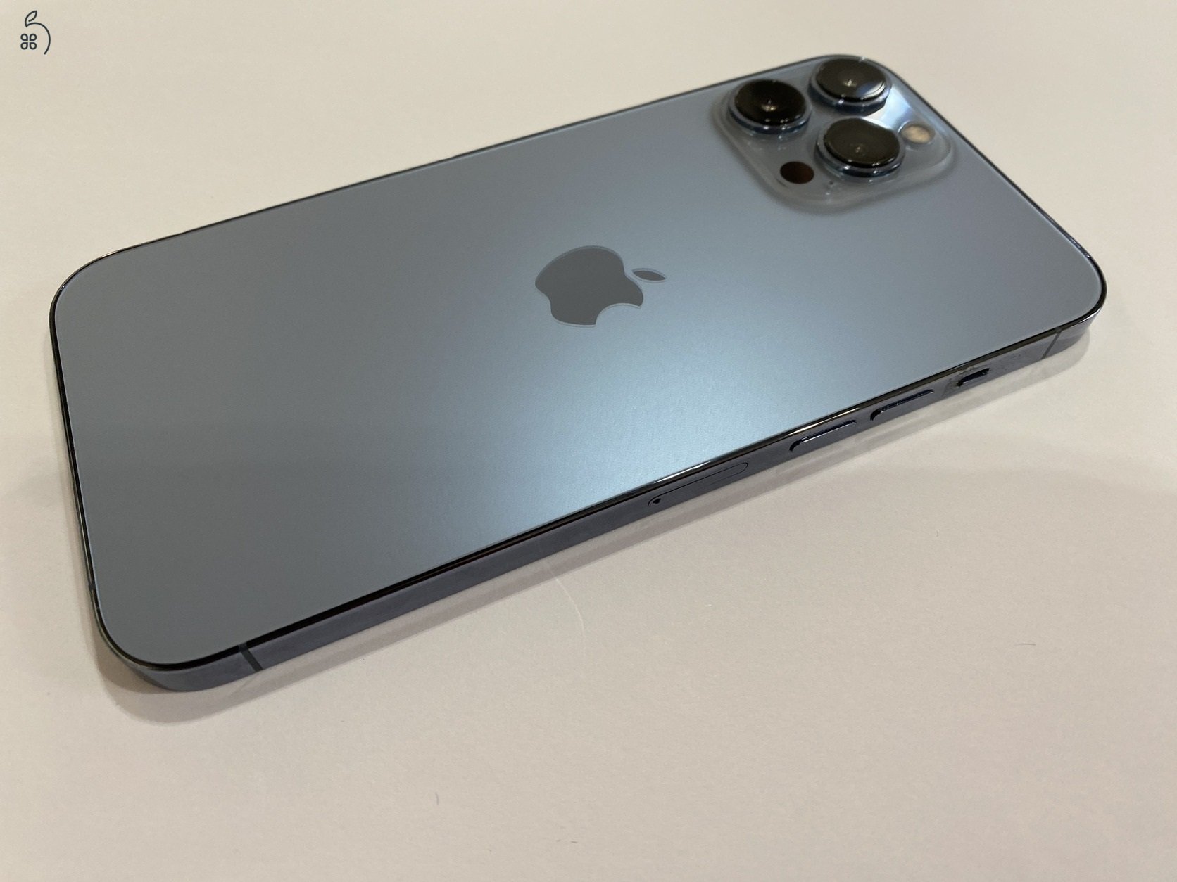 Megkimélt Apple iPhone 13 Pro Max 128GB, kártyafüggetlen, kék színben, 12 hó garanciával!