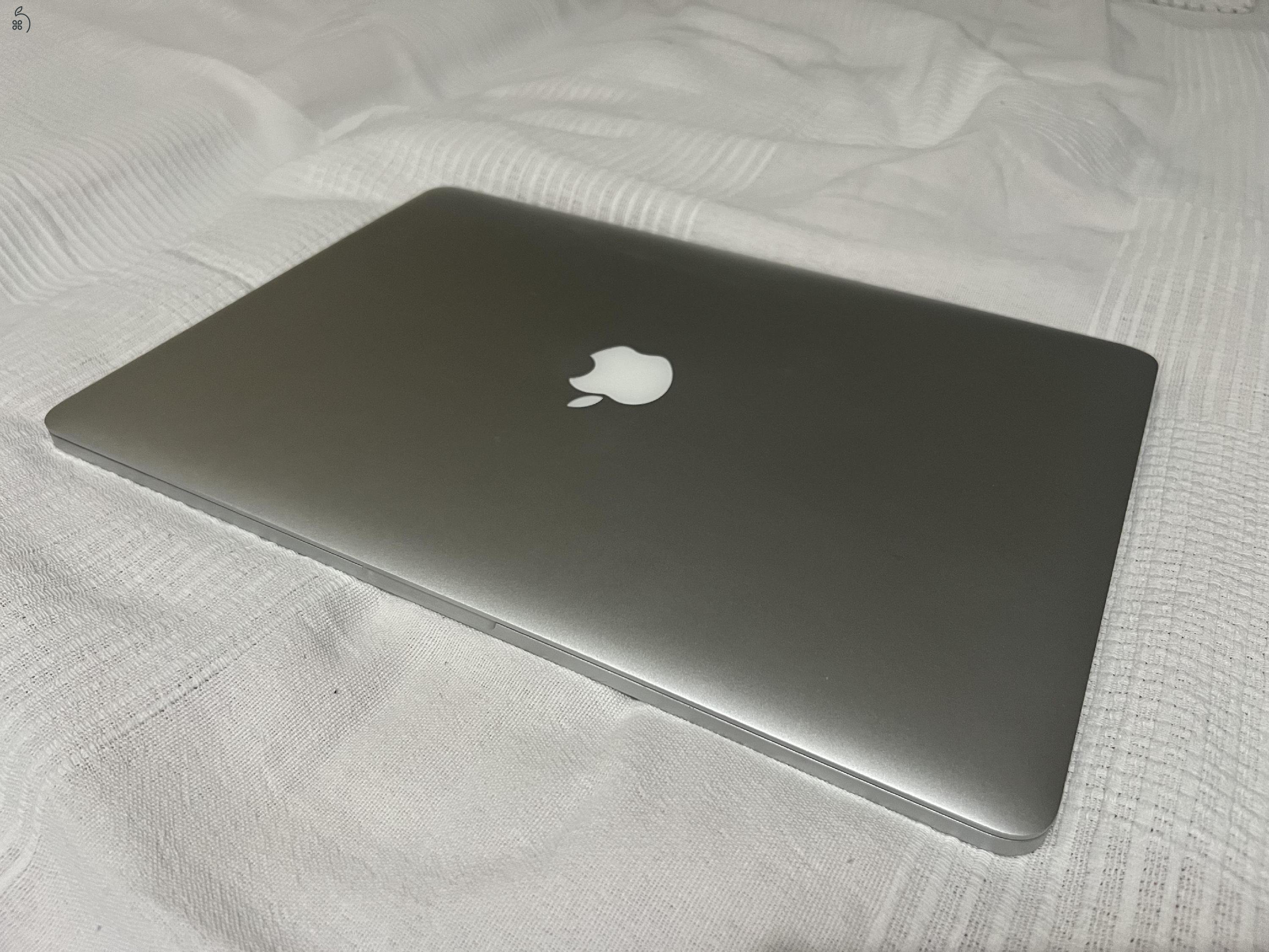 MacBook Pro 2015 Mid 256 GB 1 év garancia