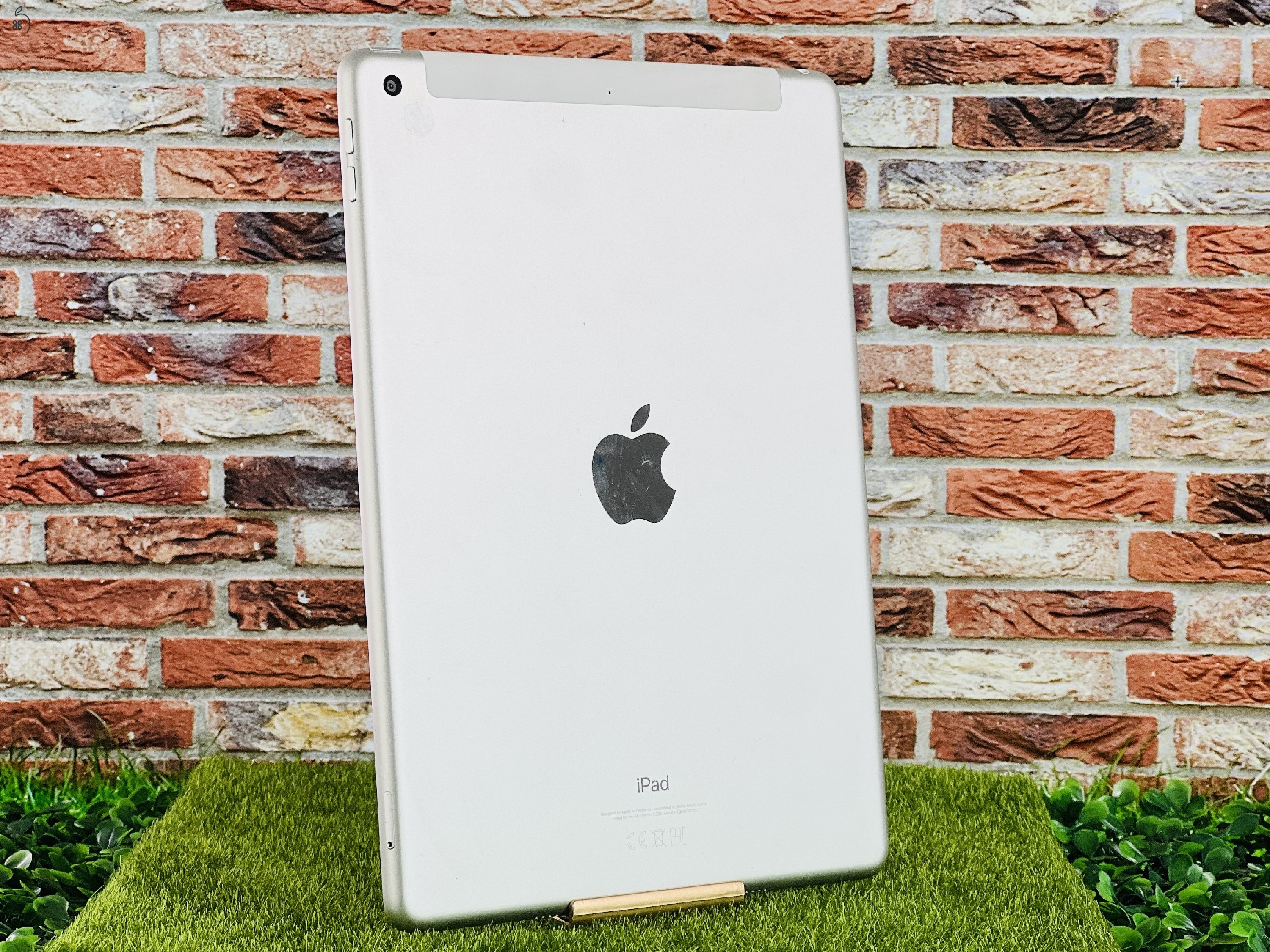 Eladó iPad 9th gen 10.2 Wifi +Cellular A2604 64 GB Silver szép állapotú - 12 HÓ GARANCIA - 7931