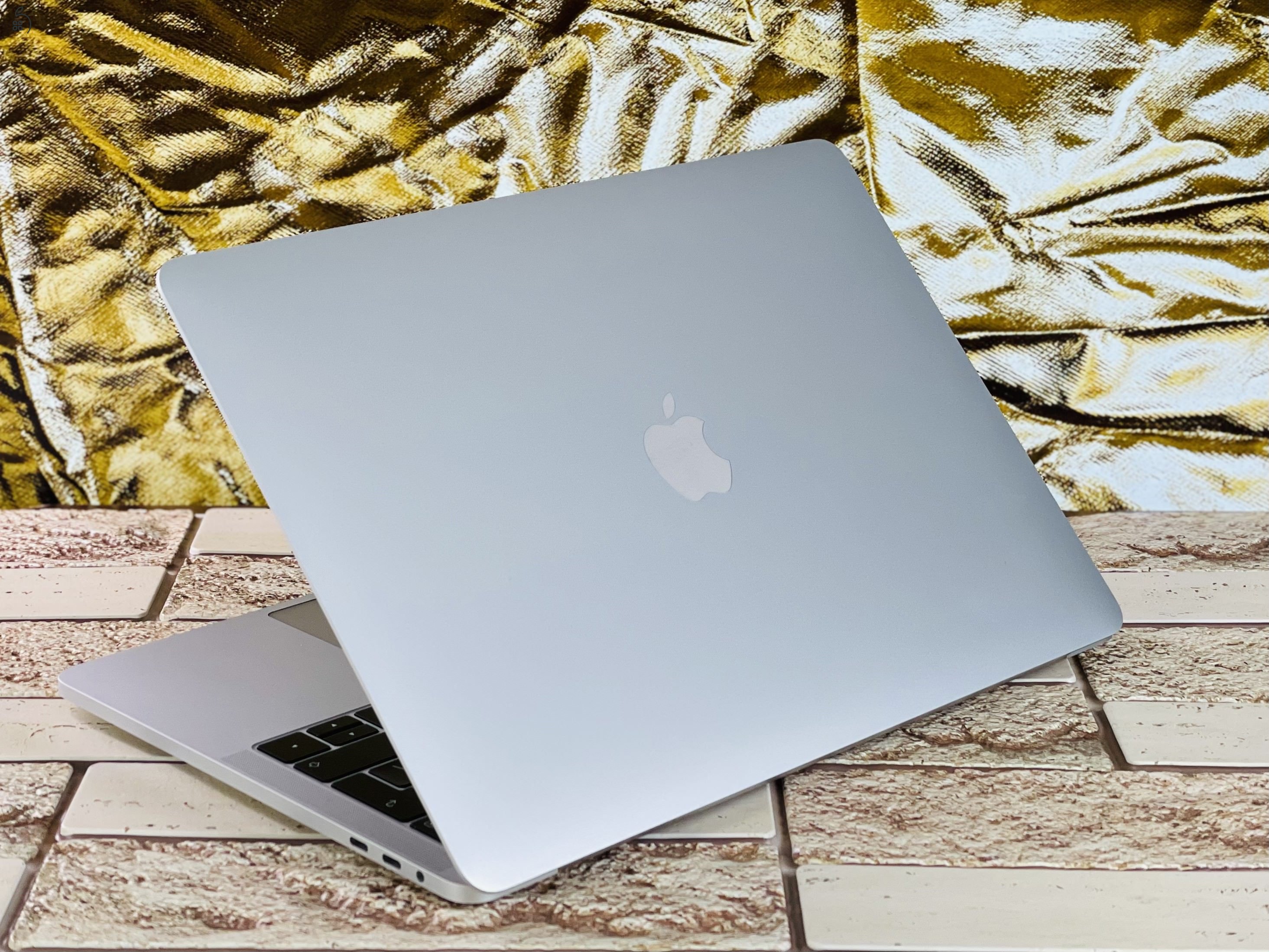 Eladó Apple Macbook PRO 512 GB 2019 13 i5 8 GB SSD TOUCH BAR - 12 HÓ GARI - S1439