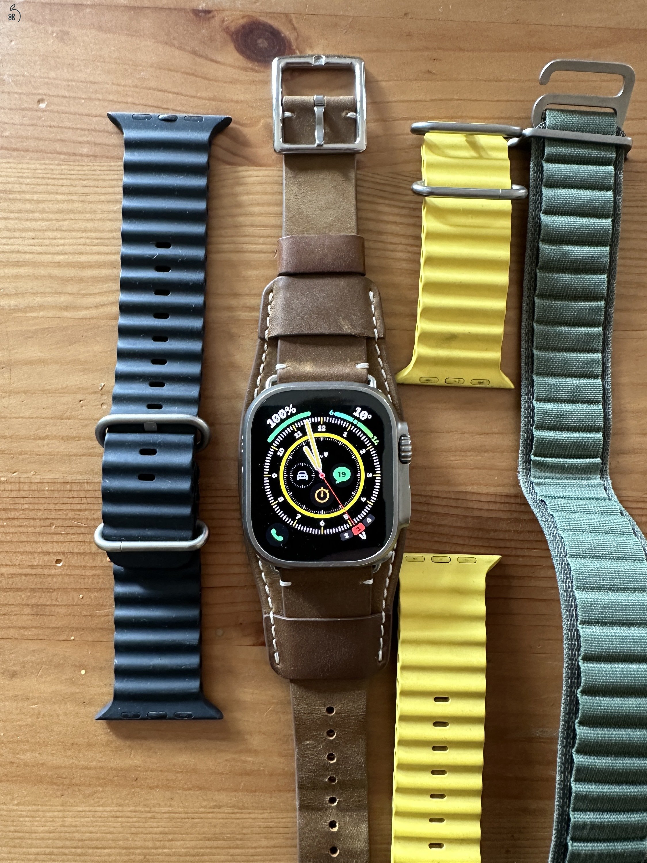 Apple Watch Ultra 4 Extra szíjjal