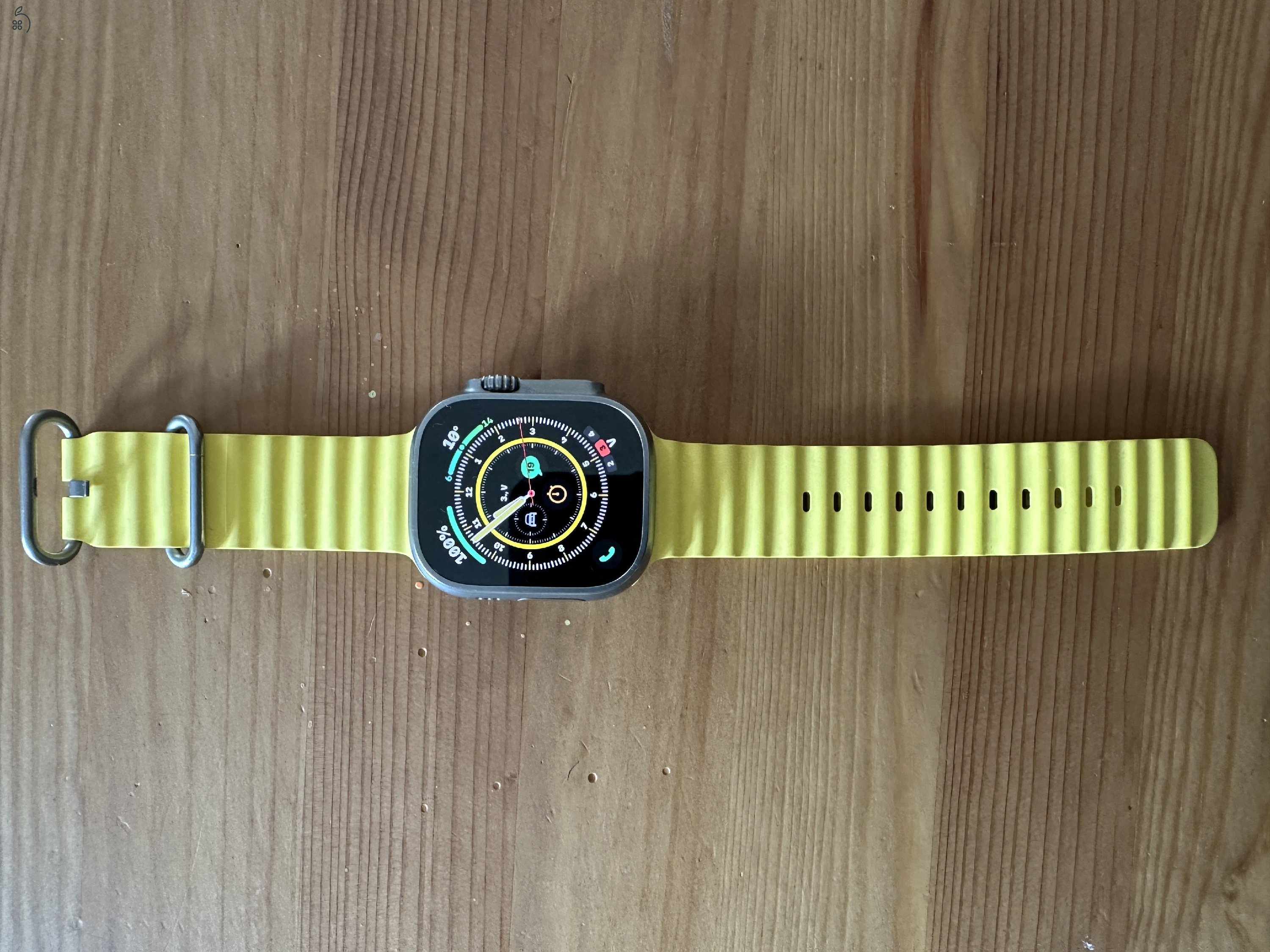Apple Watch Utlra Extra Bőrszíjjal
