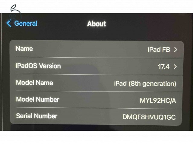 iPad (8. generáció) 32GB tokkal, fóliával
