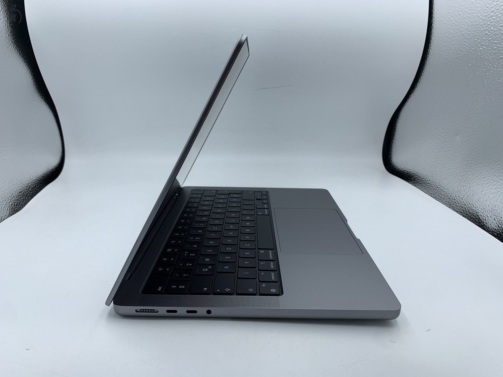 AKCIÓ! SzinteÚJ Space Gray MacBook Pro 14