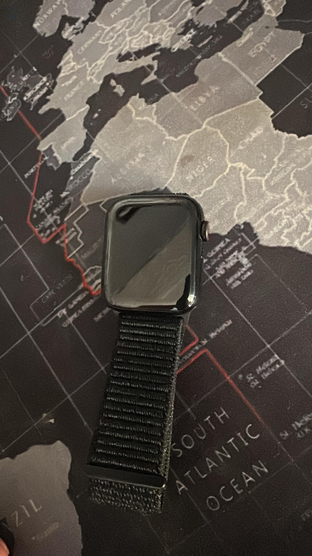 Apple Watch Series 4 44mm Rozsdamentes acél 